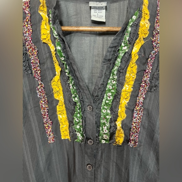 DayTrip Semi Sheer Gray Button Down Blouse SZ L - Picture 4 of 10